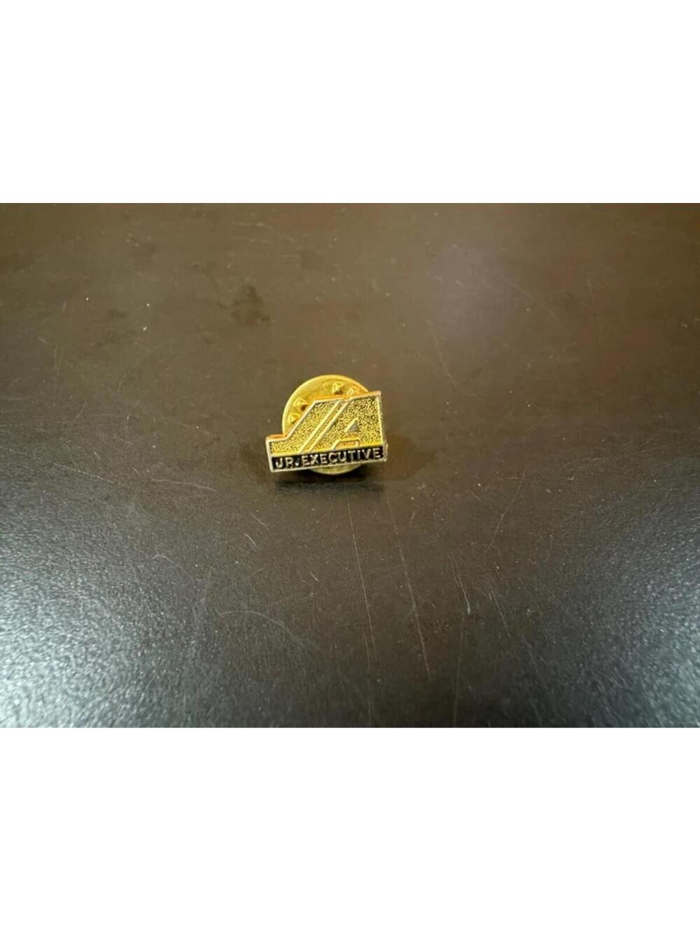 Vintage Jr. Executive Gold Tone Lapel Pin – Retro Business Award Pin